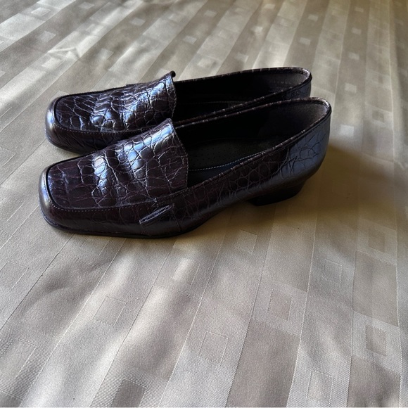 Elegant Brown Loafers for Women Size 5‎ - Picture 10 of 11